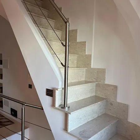 Apartment La Casa In Piazza *